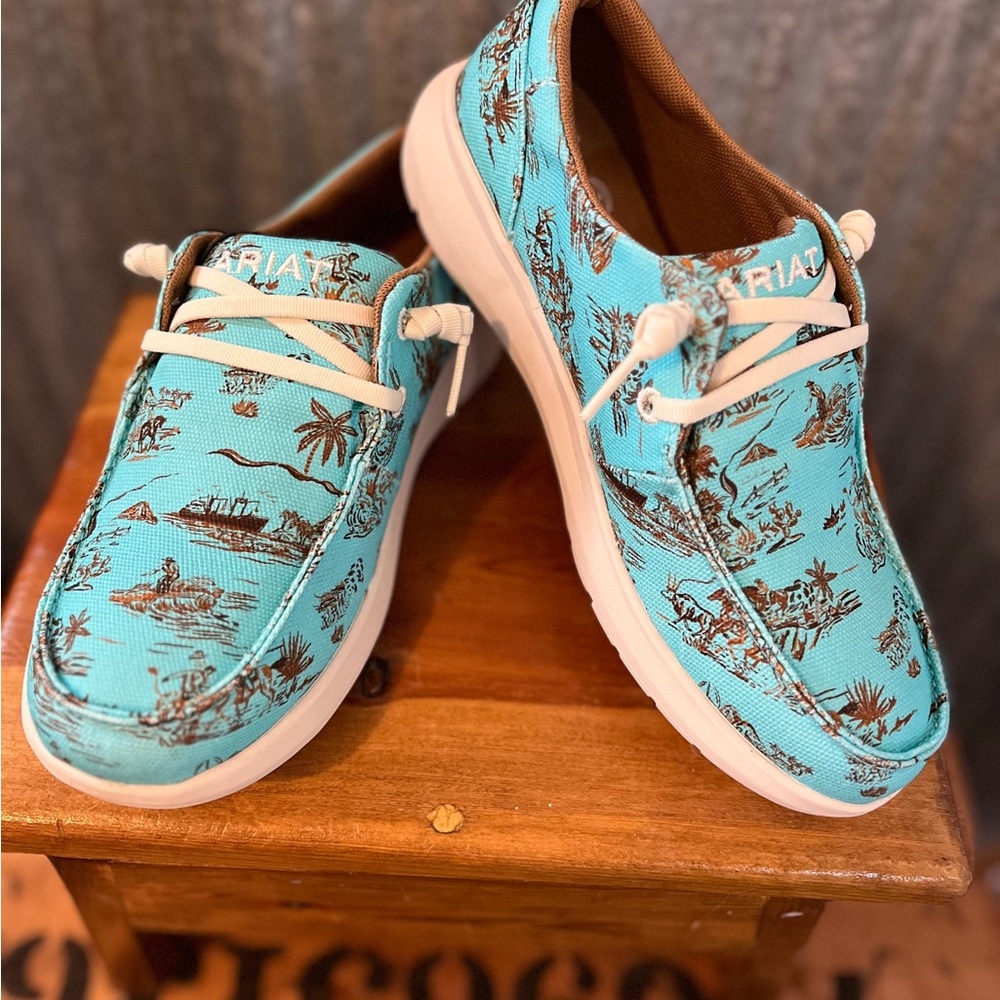 Ariat Hilo’s from the Aloha collection. Cute, comfy and durable.